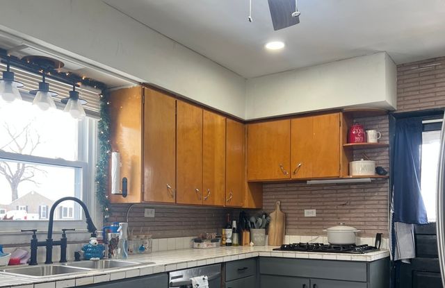 911 Parks Lane, Ottawa, IL 61350