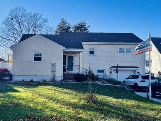 911 Parks Lane, Ottawa, IL 61350