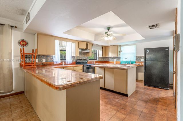 576 Marshall Road, West Palm Beach, FL 33413
