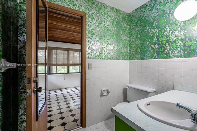 576 Marshall Road, West Palm Beach, FL 33413