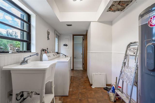 576 Marshall Road, West Palm Beach, FL 33413