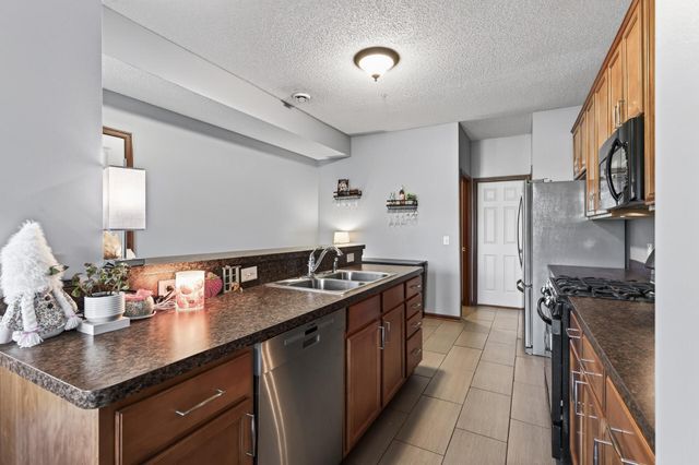 1952 Commonwealth Boulevard 4, Chanhassen, MN 55317