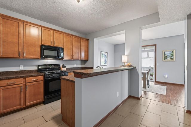 1952 Commonwealth Boulevard 4, Chanhassen, MN 55317