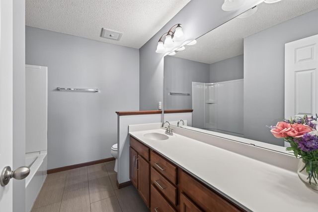 1952 Commonwealth Boulevard 4, Chanhassen, MN 55317