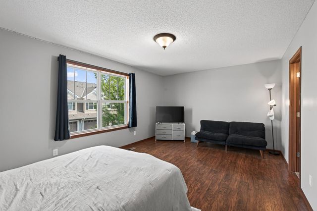 1952 Commonwealth Boulevard 4, Chanhassen, MN 55317