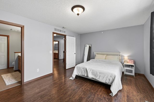 1952 Commonwealth Boulevard 4, Chanhassen, MN 55317