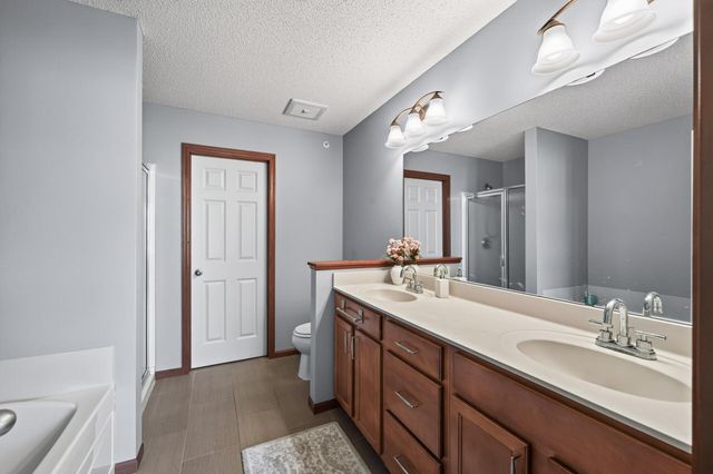 1952 Commonwealth Boulevard 4, Chanhassen, MN 55317