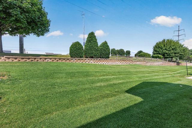 1952 Commonwealth Boulevard 4, Chanhassen, MN 55317