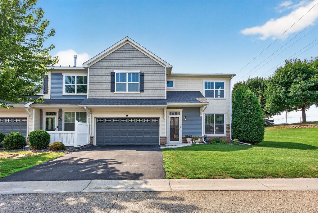 1952 Commonwealth Boulevard 4, Chanhassen, MN 55317