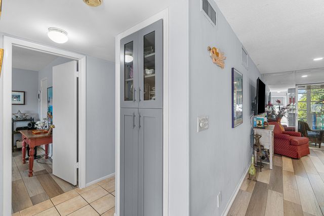 2161 NE 1st Court 205, Boynton Beach, FL 33435