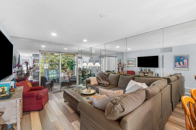 2161 NE 1st Court 205, Boynton Beach, FL 33435