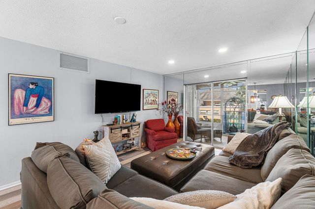 2161 NE 1st Court 205, Boynton Beach, FL 33435
