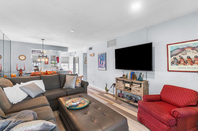 2161 NE 1st Court 205, Boynton Beach, FL 33435