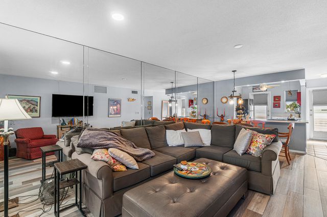 2161 NE 1st Court 205, Boynton Beach, FL 33435