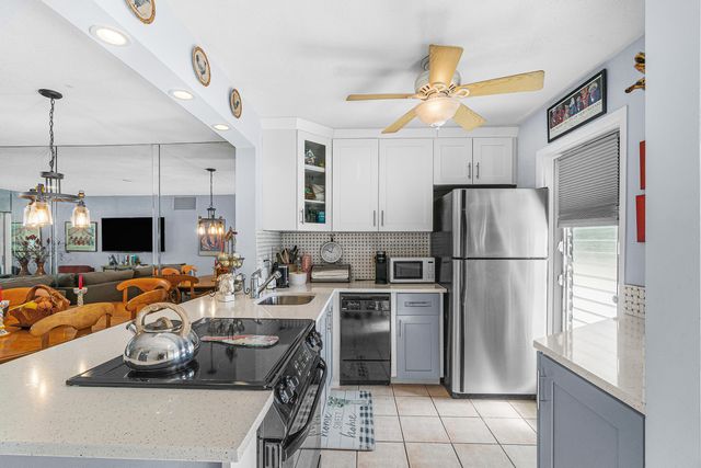 2161 NE 1st Court 205, Boynton Beach, FL 33435