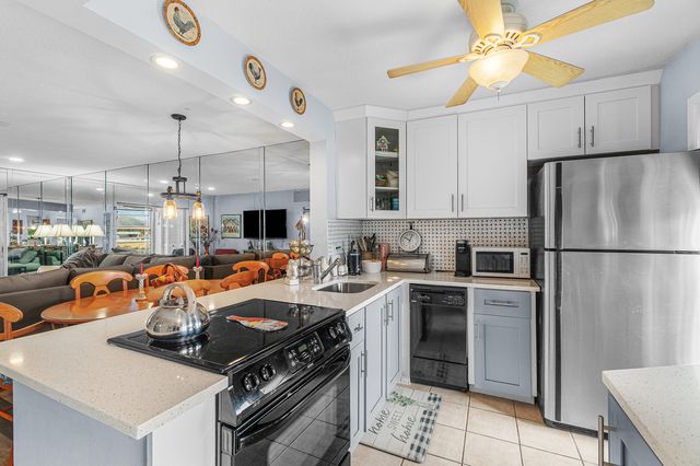 2161 NE 1st Court 205, Boynton Beach, FL 33435