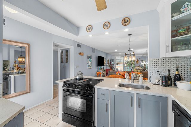2161 NE 1st Court 205, Boynton Beach, FL 33435