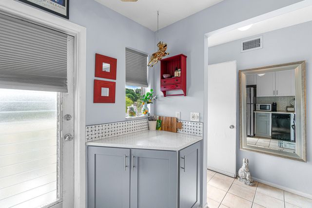 2161 NE 1st Court 205, Boynton Beach, FL 33435