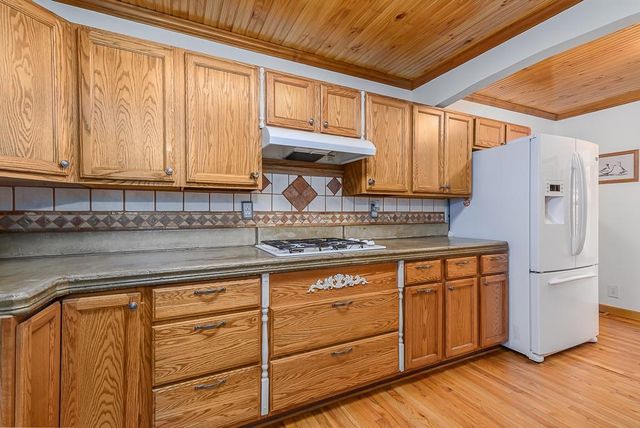 326 N 134th Street, Bonner Springs, KS 66012