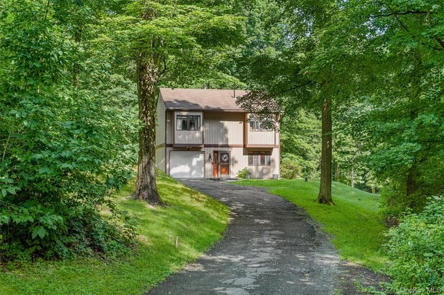 66 Whitetail Run, Chester, NY 10918