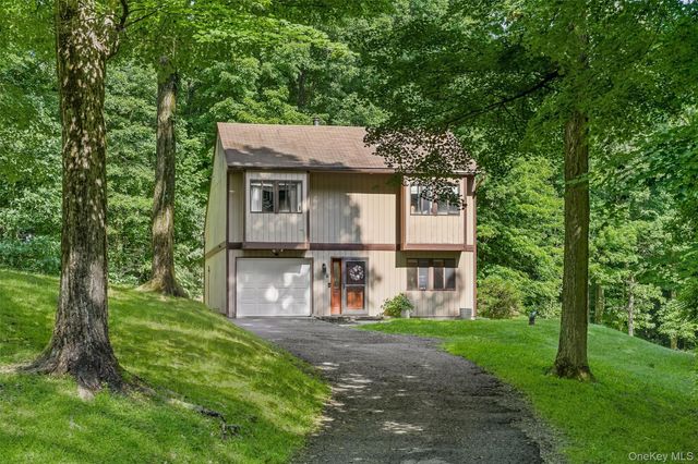 66 Whitetail Run, Chester, NY 10918