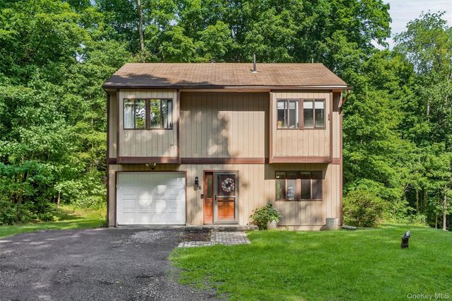 66 Whitetail Run, Chester, NY 10918