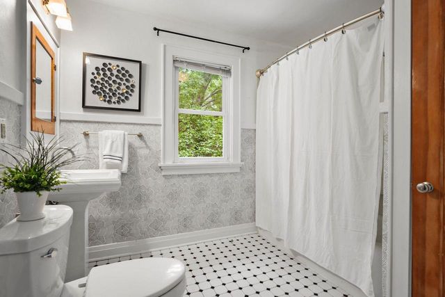 2314 E Mifflin Street, Madison, WI 53704