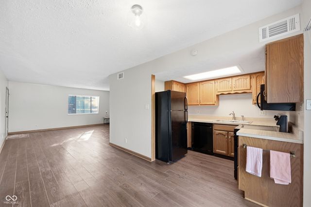 320 Elmead Court 2001, Greenwood, IN 46142
