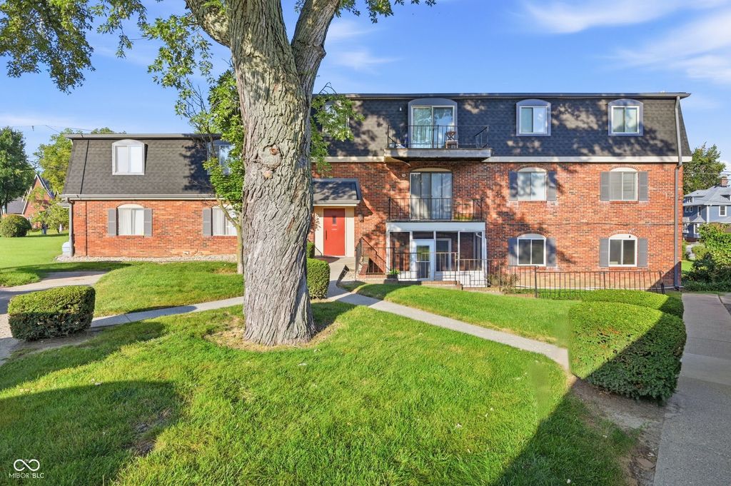 320 Elmead Court 2001, Greenwood, IN 46142