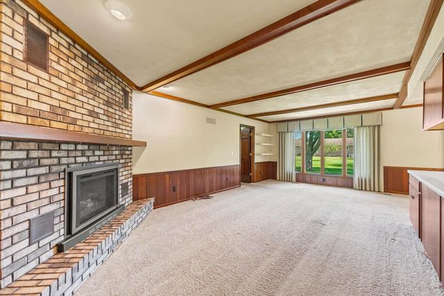 3600 N Hickory Drive, Janesville, WI 53545