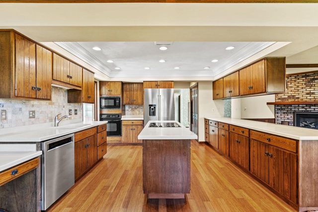 3600 N Hickory Drive, Janesville, WI 53545