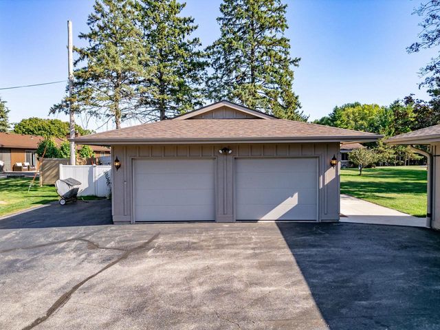 3600 N Hickory Drive, Janesville, WI 53545