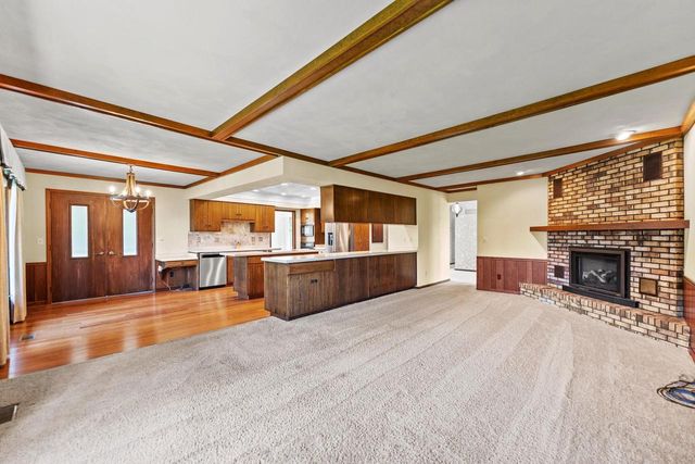 3600 N Hickory Drive, Janesville, WI 53545