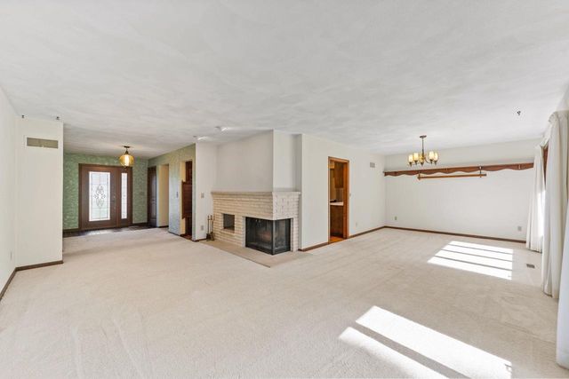 3600 N Hickory Drive, Janesville, WI 53545