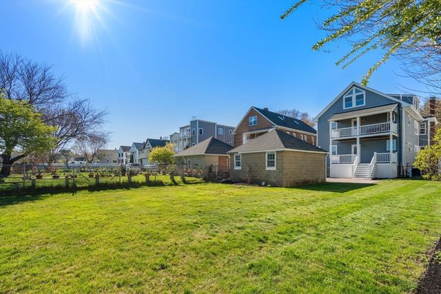 16-18 Walnut St, Belmont, MA 02478