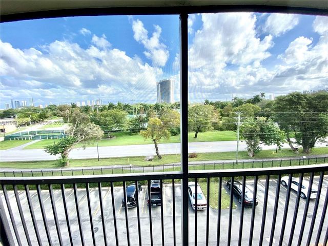 16950 DIXIE A536, North Miami Beach, FL 33160