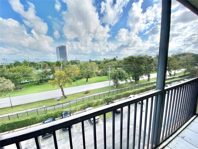 16950 DIXIE A536, North Miami Beach, FL 33160