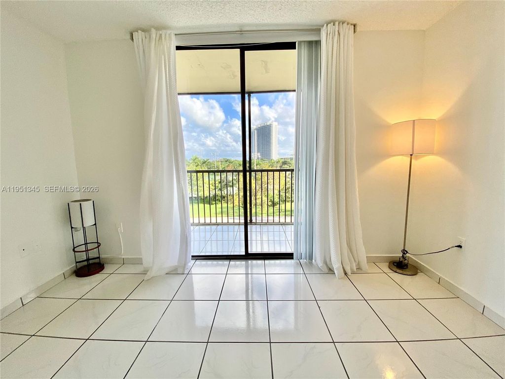 16950 DIXIE A536, North Miami Beach, FL 33160