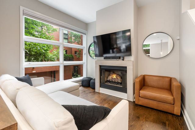 2024 W Willow Street B, Chicago, IL 60647