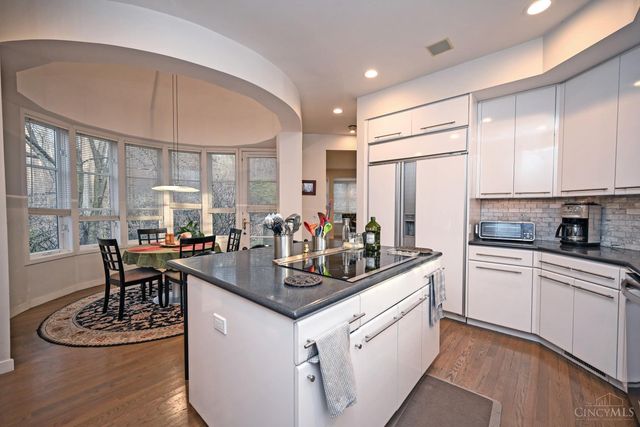 7510 Fernwood Drive, Amberley, OH 45237