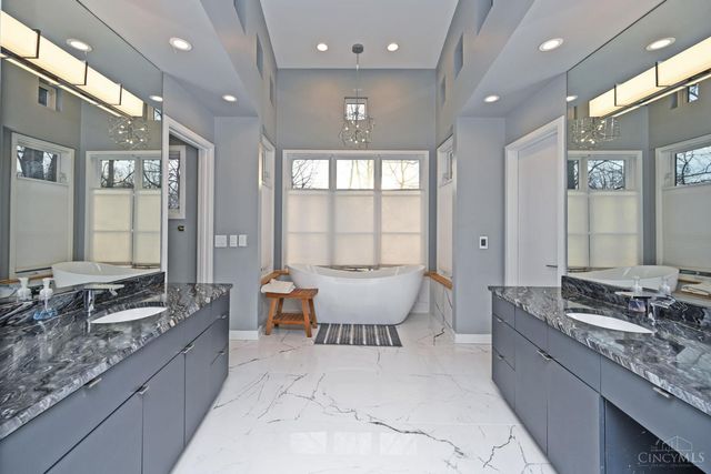 7510 Fernwood Drive, Amberley, OH 45237