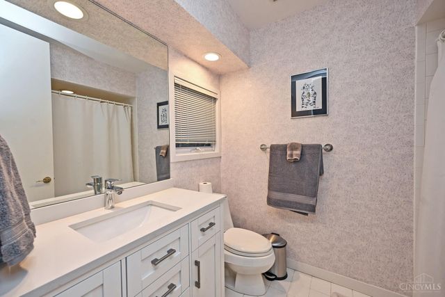 7510 Fernwood Drive, Amberley, OH 45237