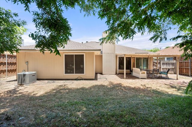 4959 Shady Oak Trail, Grand Prairie, TX 75052