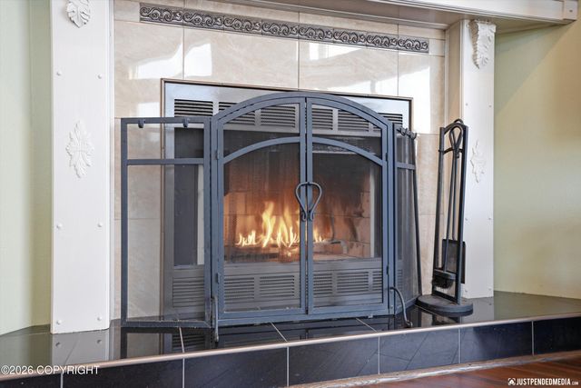 5553 College Meadow Circle, Anchorage, AK 99504