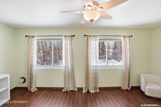 5553 College Meadow Circle, Anchorage, AK 99504