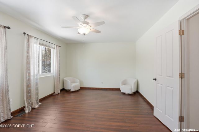 5553 College Meadow Circle, Anchorage, AK 99504