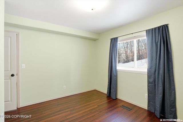 5553 College Meadow Circle, Anchorage, AK 99504