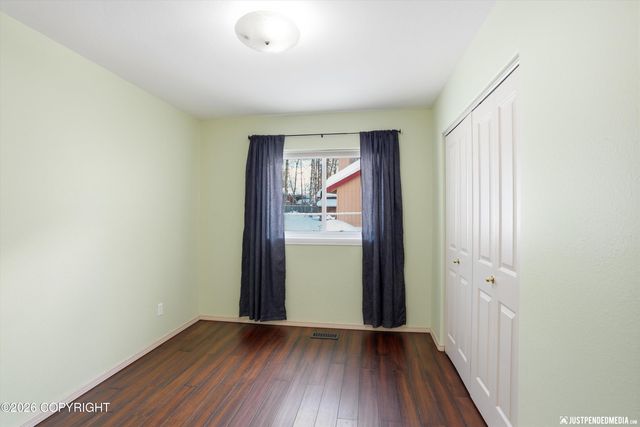 5553 College Meadow Circle, Anchorage, AK 99504