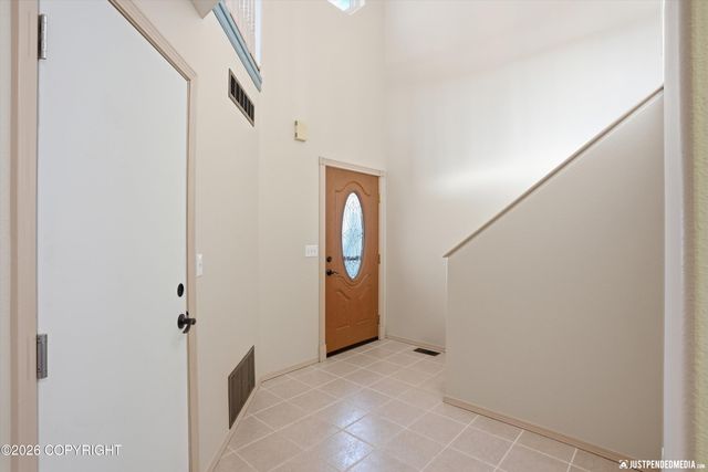 5553 College Meadow Circle, Anchorage, AK 99504