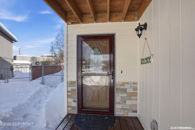 5553 College Meadow Circle, Anchorage, AK 99504